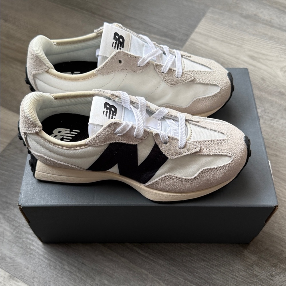 NEW BALANCE 327!  TODDLER SIZE 13!
